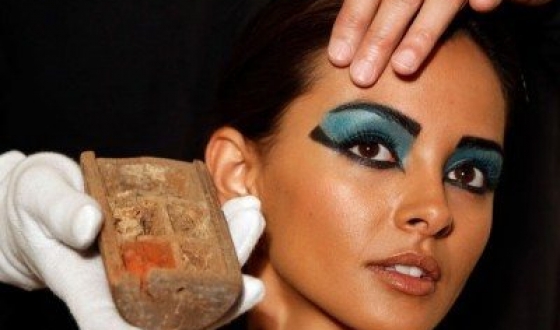 Cum de a crea un egiptean makeup- tonusului pielii, ochilor, sprancene si buze