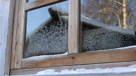 Cum de a izola ferestrele din lemn pentru iarna este scurt despre principalul lucru