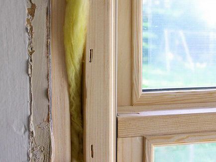 Cum de a izola ferestrele din lemn pentru iarna este scurt despre principalul lucru