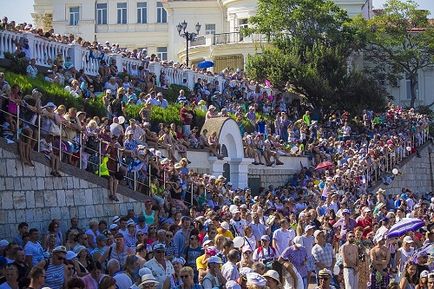 Ceea ce mulți oameni de vis, interpretare de vis - o mulțime de oameni vis