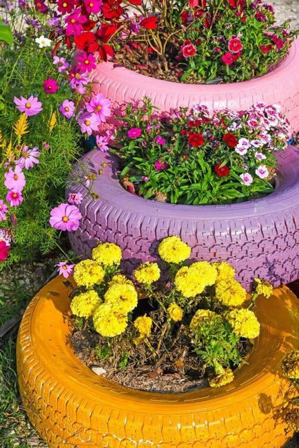 Un pat de flori de anvelope - decorul unui site grădină cu propriile sale mâini