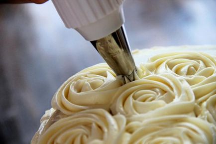 Crema de seringă tort decorare