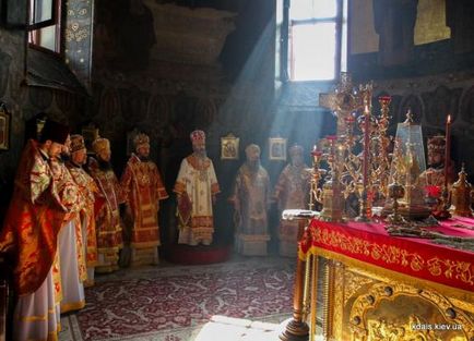 Cine e Cine în biserică, sau cu ajutorul unor oameni de serviciu comise, viața ortodoxă