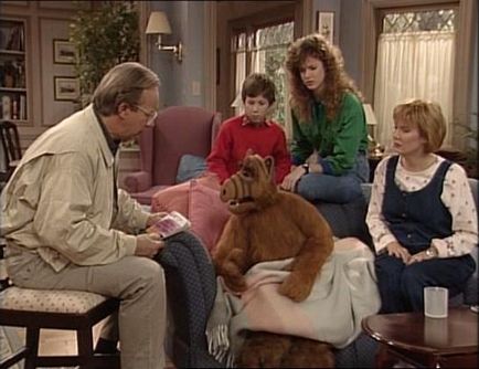 Cine este el - Alf actor ascunde in spatele papusa