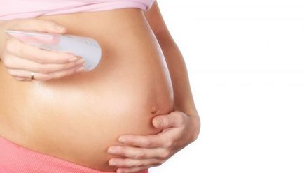 Ulei pentru vergeturi in timpul sarcinii, migdale, piersici, și alte esențiale