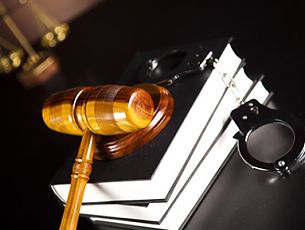 Pedeapsa pentru semnăturile falsurilor în conformitate cu articolul 327 din Codul penal