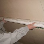 Cofrajul la căptușirea pereților cu mâinile lor în interiorul și în afara casei tehnologiei de montaj corespunzătoare (video)
