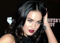 Degetele megan fox