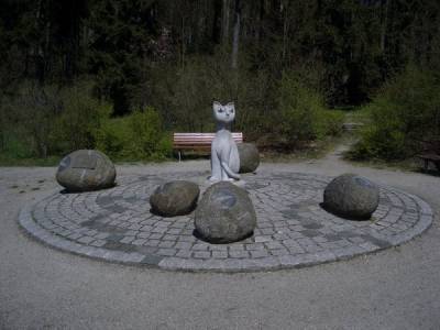 Monumente pisici și pisici