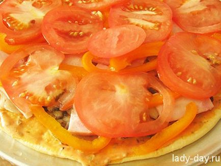 Pizza cu șuncă și roșii, rețete simple, cu fotografii
