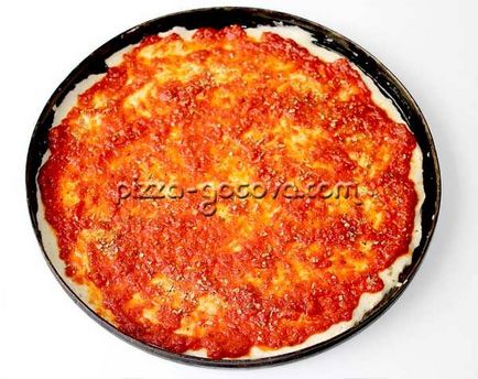 Pizza cu șuncă și brânză - o simplă fotografie-rețetă
