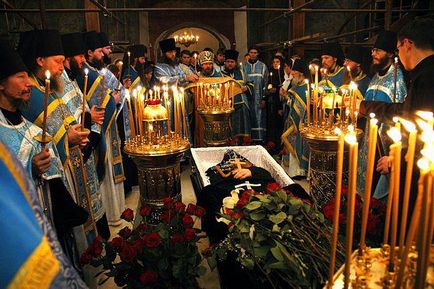 tradiții ortodoxe funerare, obiceiuri