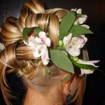 Coafuri cu diademă, cu RIM, cu o coroană de flori la o nunta