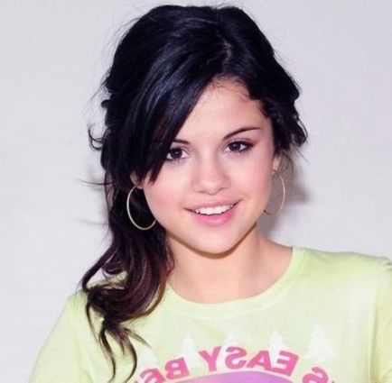Coafuri Selena Gomez machiaj Selena Gomez