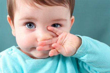 muci transparent într-un copil pentru o lungă perioadă de timp nu trece, un nas care curge într-un copil