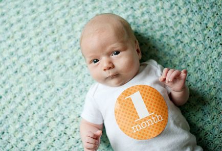 1 luna de dezvoltare copilul nou-născut în a doua lună de viață, greutate și înălțime
