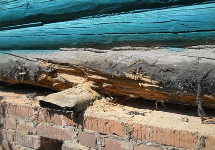 Reparatii de case din lemn înlocuite bordurile inferioare