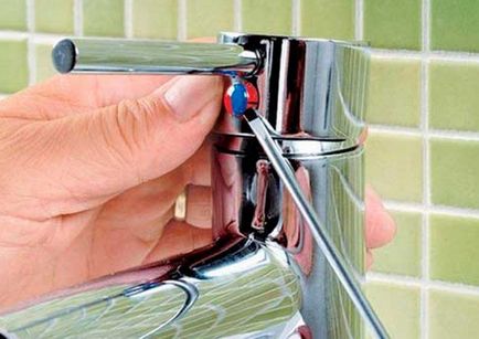 Repararea robinet în baie cu mâinile lor vor economisi bani (cu mâinile) Repararea robinet în baie cu mâinile lor, vă va economisi bani