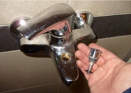 Repararea robinet în baie cu mâinile lor, vă va economisi bani