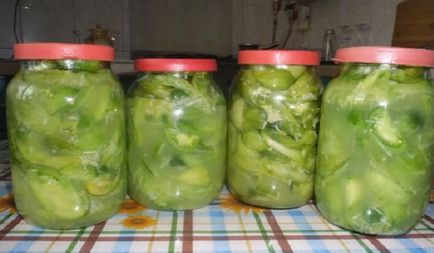 tomate salata verde în timpul iernii