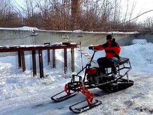 snowmobile de casă pe baza motocicletelor interne „Minsk“ ILS „Urali“ si pluguri rotative