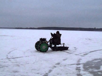 snowmobile de casă pe baza motocicletelor interne „Minsk“ ILS „Urali“ si pluguri rotative