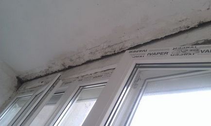 Fantele de pe balcon între perete și gard precum și decât reparate