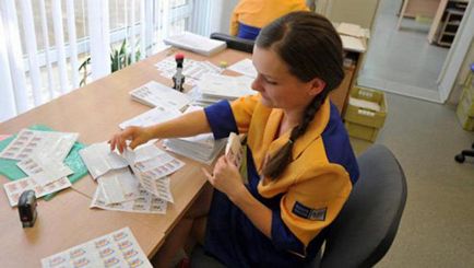 Cum de a lipi timbrele pe plic în România