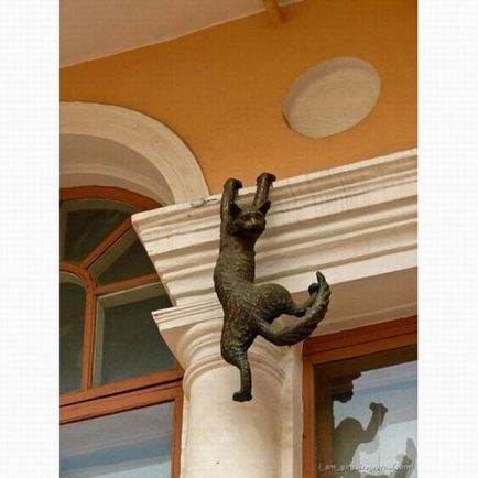 Sculpturi și pisici Monumente