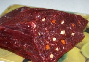 carne de vită Juicy în folie în cuptor - rețete cu fotografii