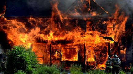 Vis casa de vis interpretare este pe foc într-un vis ce casa de vis este pe foc
