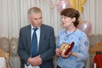 Soacră la felicitări de nunta, dans cu fiul ei că ea da