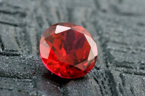 piatra de rubin proprietăți magice, valoare, și interesate