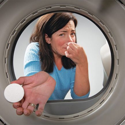 Scoateți mirosul din mașina de spălat