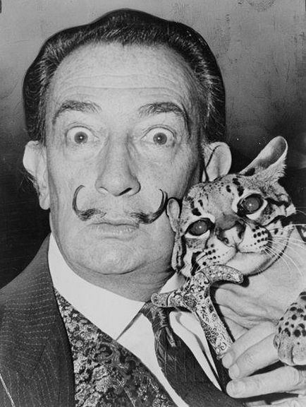 Salvador Dali a murit