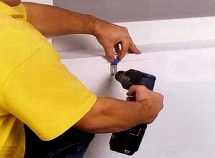 Instalarea căzi de baie acrilice cu mâinile lor (baie) Instalarea de cazi acrilice cu mâinile lor