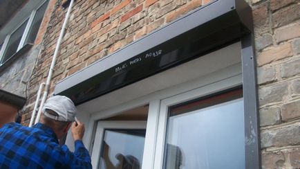 Instalare de jaluzele cu mâinile - metodele de instalare, instrument necesar și tehnologia de lucru (SET) Instalare de jaluzele cu mâinile - metodele de montare, uneltele necesare și tehnologia de lucru