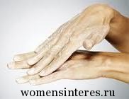 Ingrijirea mainilor inseamna machiaj, interesul femeilor oamenilor