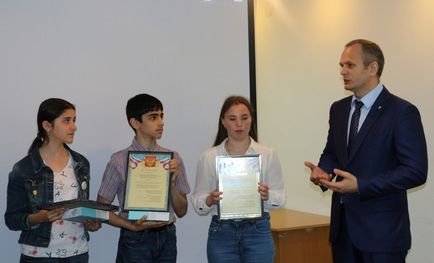 Du-te în umbră sau apropiați (evenimente ale orașului Glazov) Du-te în umbră sau aproape