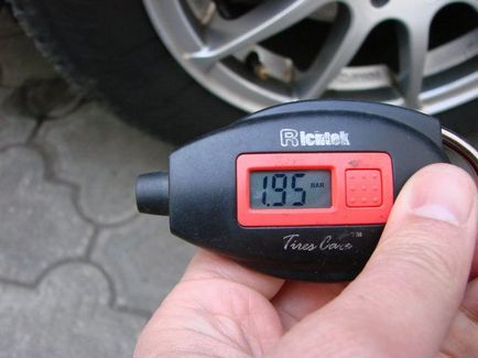 Care este presiunea măsurată în pneurile din tabel auto