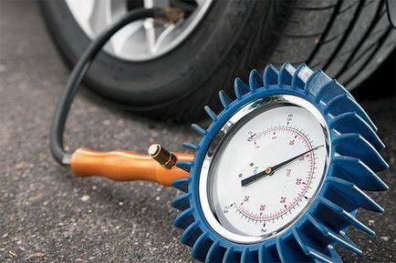 Care este presiunea măsurată în pneurile din tabel auto