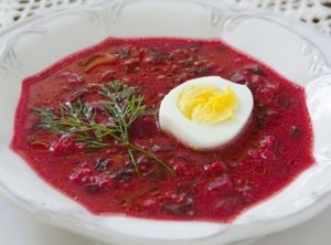 gust copilărie de sfeclă roșie în grădină (freca o răzătoare grosier) gust copilărie de sfeclă roșie în grădină