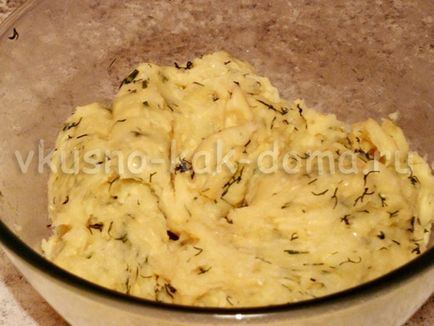 Delicious, cum ar fi acasă! Hychiny cu cartofi, brânză și ierburi