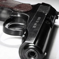 România a fost permis să poarte armă pentru autoapărare în noua lege cu privire la arme în acest an
