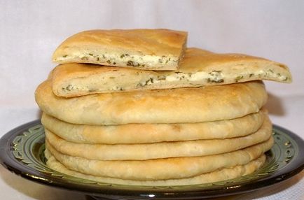 Khachapuri cu brânză - 10 rețete simple și delicioase