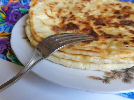 Khachapuri cu brânză - 10 rețete simple și delicioase