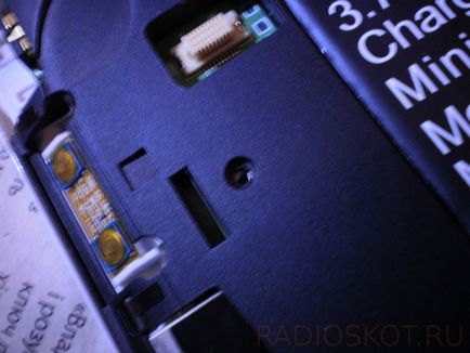 Înlocuirea unui slot USB rupt în placa