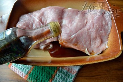 Rulada de porc coaptă în cuptor, hozoboz - știm totul despre produsele alimentare