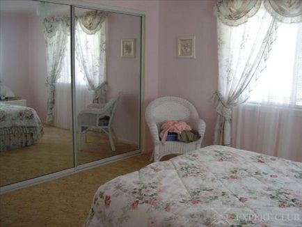 Oglinda vizavi de patul din dormitor de superstiție și realitate (foto, video)