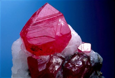 Ideea de afaceri - în creștere de cristale de rubin